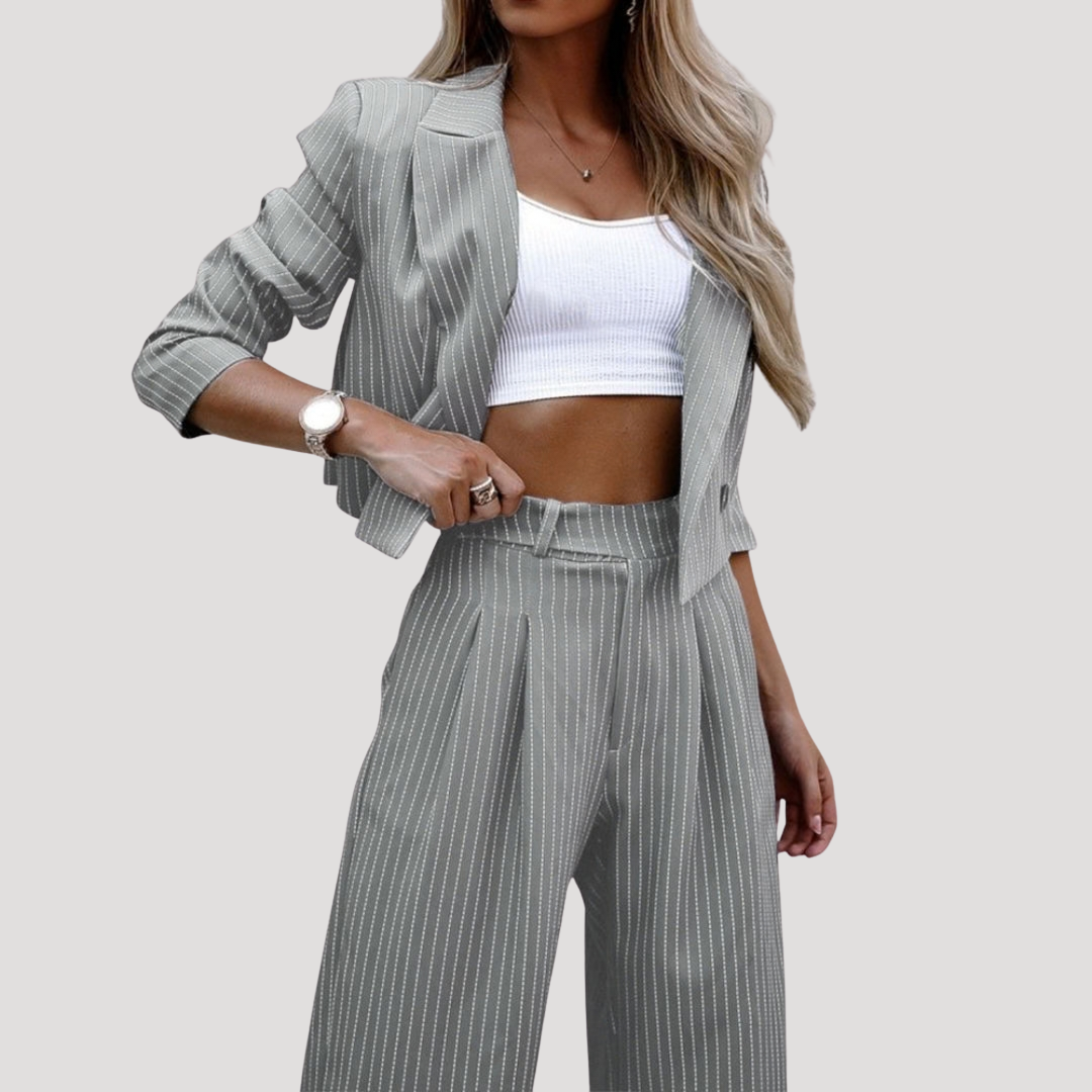 Gestreepte Dames Pak Met Korte Blazer En Wijde Pantalon