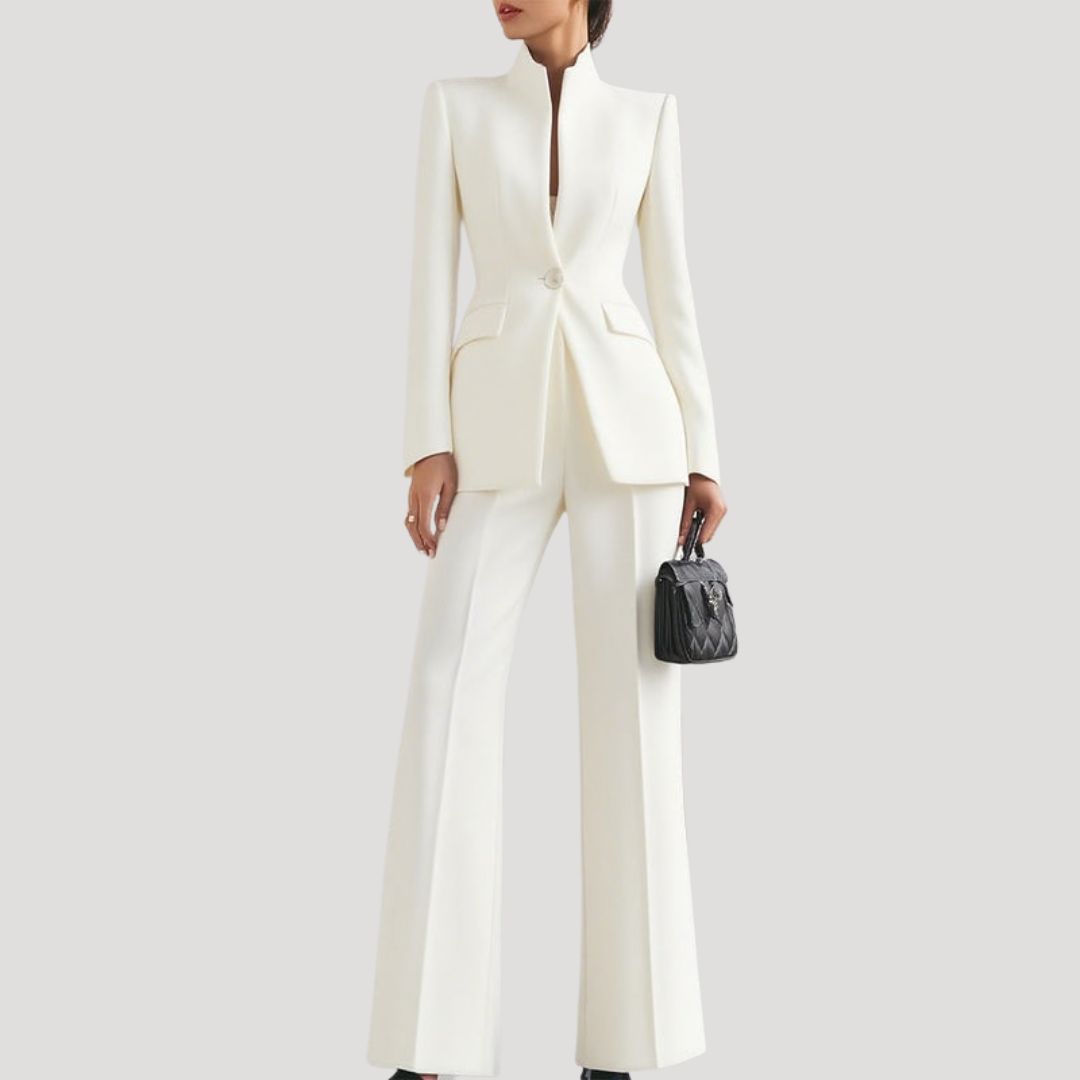Getailleerd Dames Pak Met Hoge Kraag En Wijde Pantalon