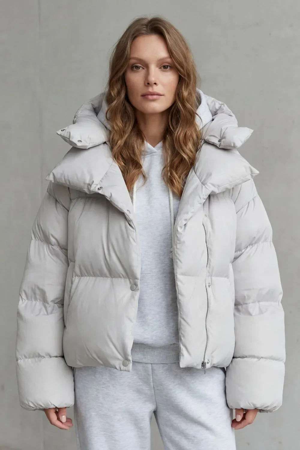 Korte Puffer Jas Voor Dames Met Capuchon En Hoge Kraag