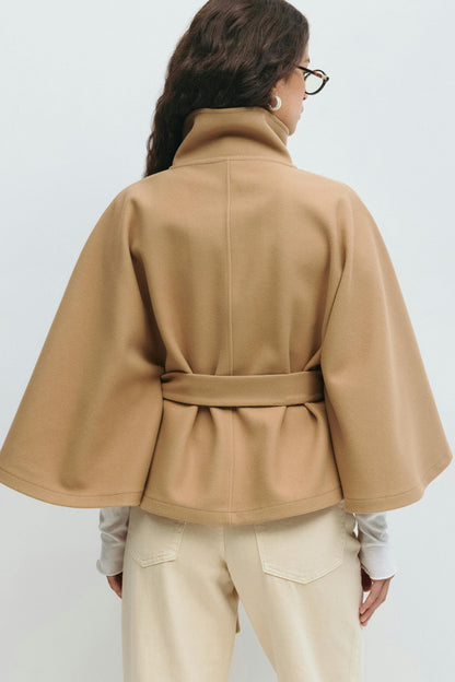 Getailleerde Dames Cape Met Wijde Mouwen En Tailleband
