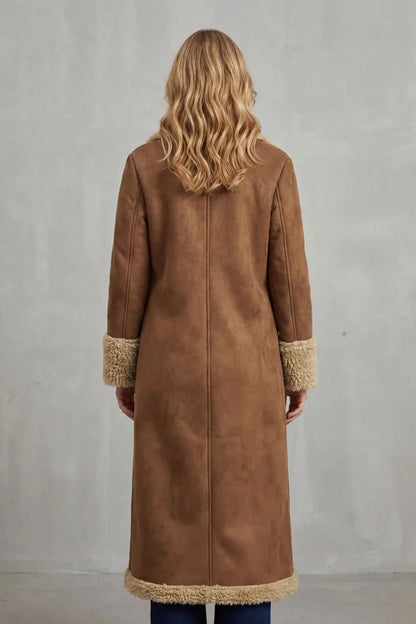 Lange Bruine Dames Winterjas Met Teddy Voering En Kraag