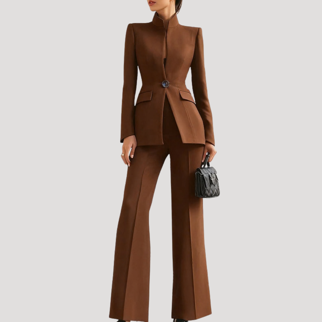 Getailleerd Dames Pak Met Hoge Kraag En Wijde Pantalon