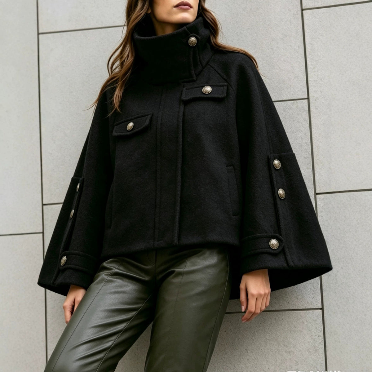 Chique Cape Jas Dames – Korte Jas Met Opstaande Kraag