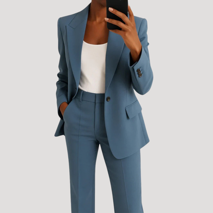 Getailleerd Dames Pak Met Lange Blazer En Rechte Broek
