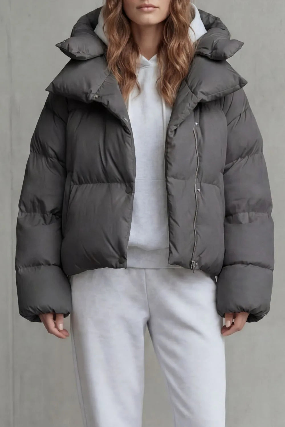 Korte Puffer Jas Voor Dames Met Capuchon En Hoge Kraag