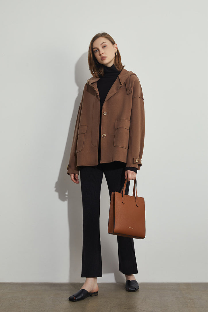 Dames Korte Wollen Jas Met Knoopsluiting En Oversized Pasvorm