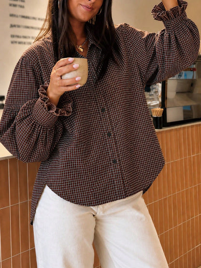 Bruine Geruite Blouse Voor Dames Met Pofmouwen En Knoopsluiting