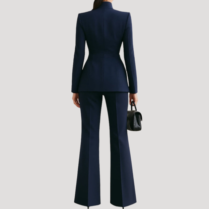 Getailleerd Dames Pak Met Hoge Kraag En Wijde Pantalon