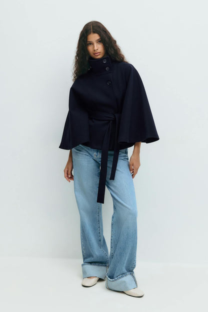 Getailleerde Dames Cape Met Wijde Mouwen En Tailleband