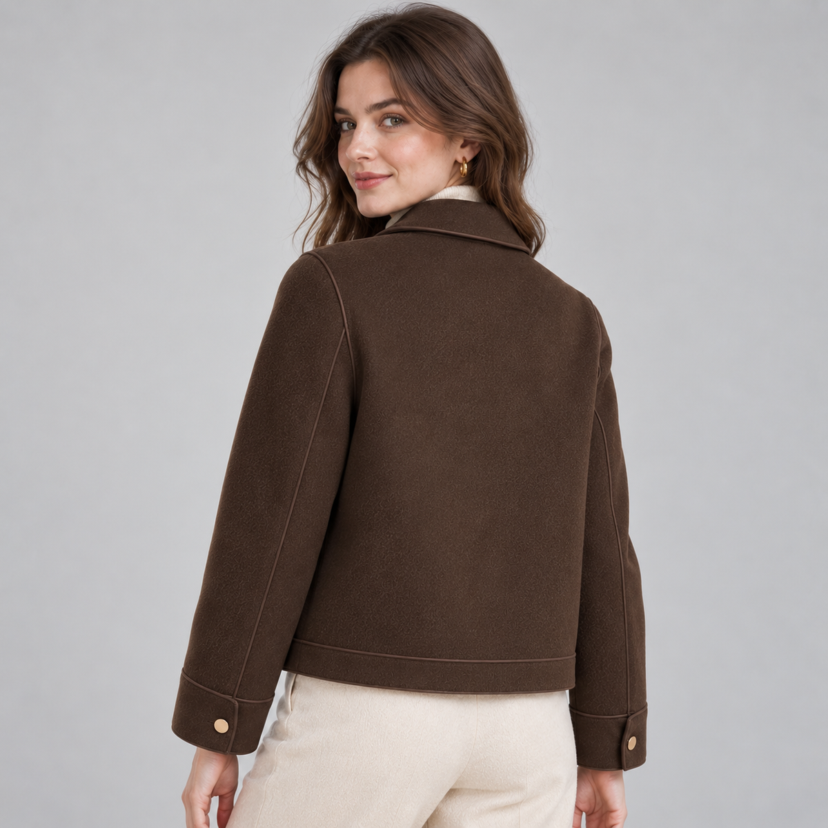 Getailleerd Dames Jasje Met Kraag En Knoopsluiting