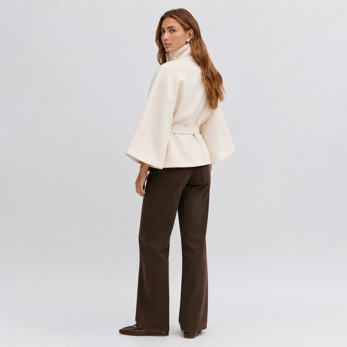 Getailleerde Dames Cape Met Wijde Mouwen En Tailleband