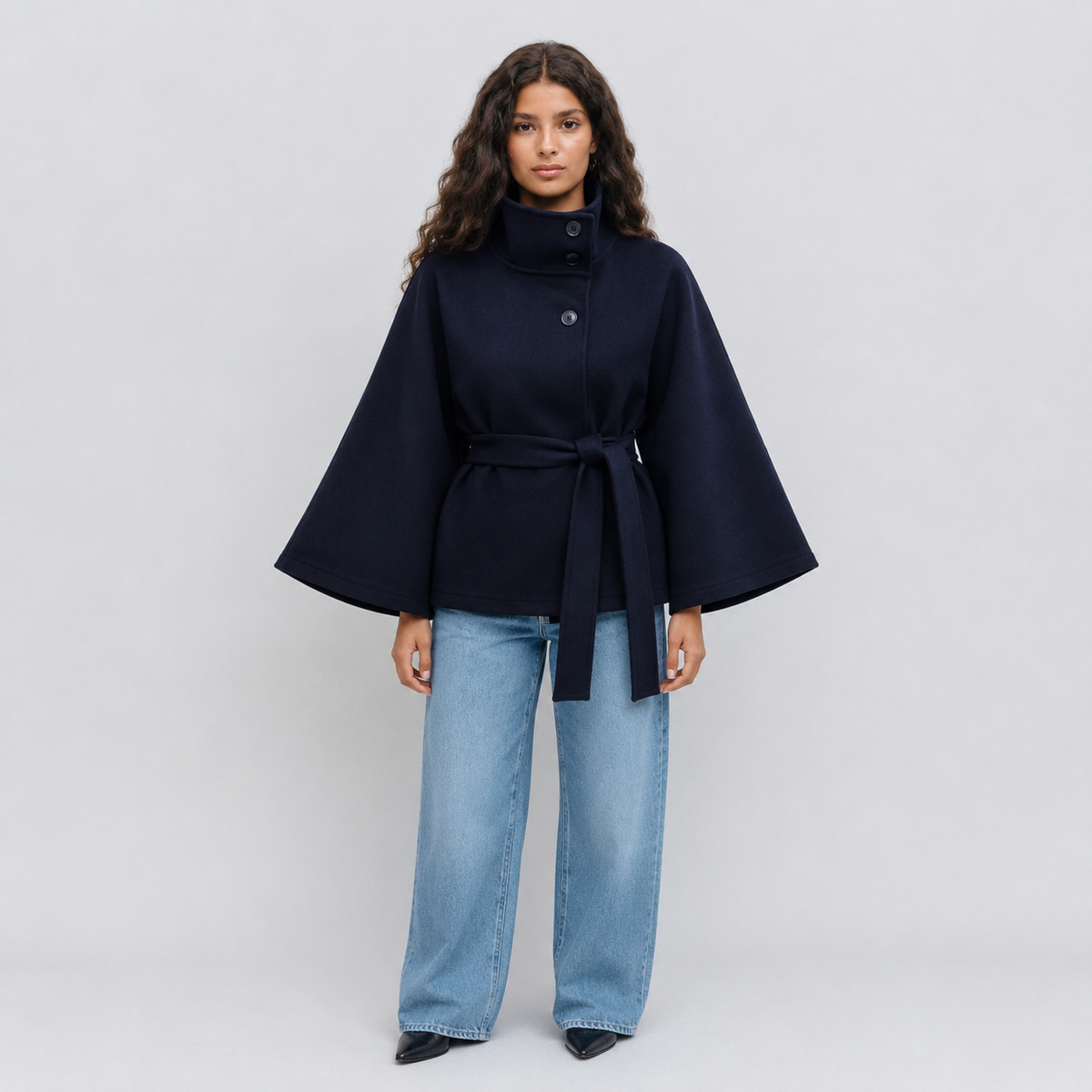 Getailleerde Dames Cape Met Wijde Mouwen En Tailleband