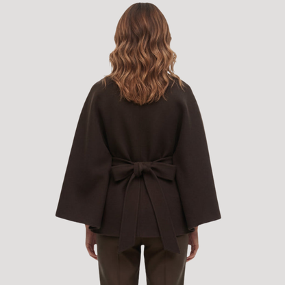 Stijlvolle Dames Poncho Jas Met Knoopdetail En Strikceintuur