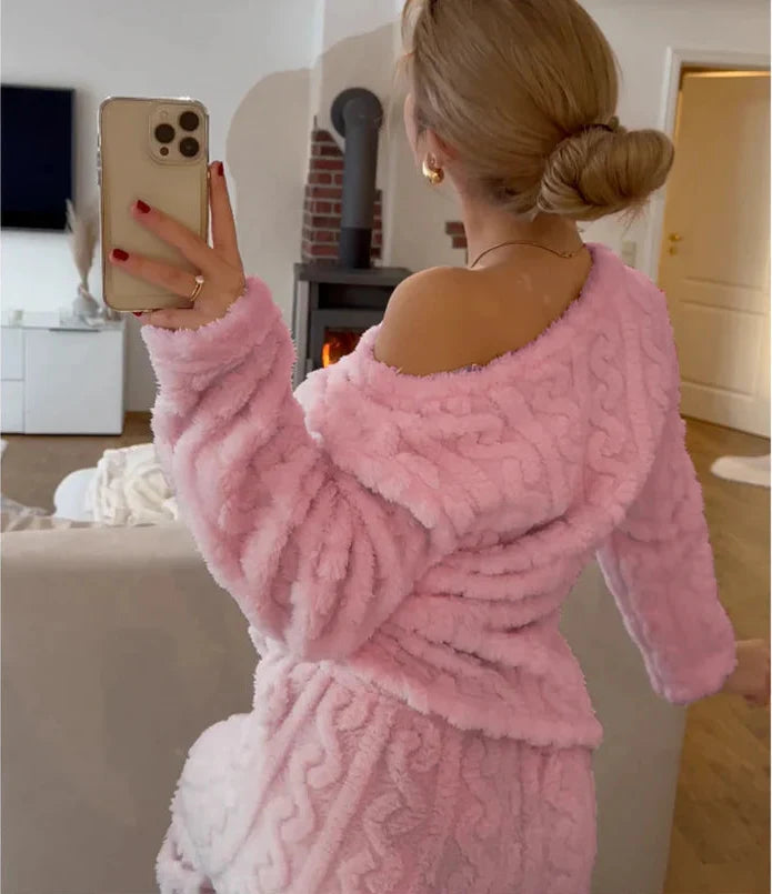 Zachte Pyjama Set Voor Dames Met Pluizige Trui En Broek