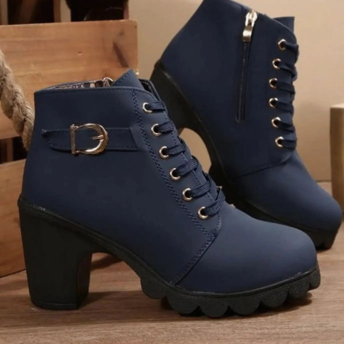 Dames Enkellaarzen Met Veters En Gespdetail