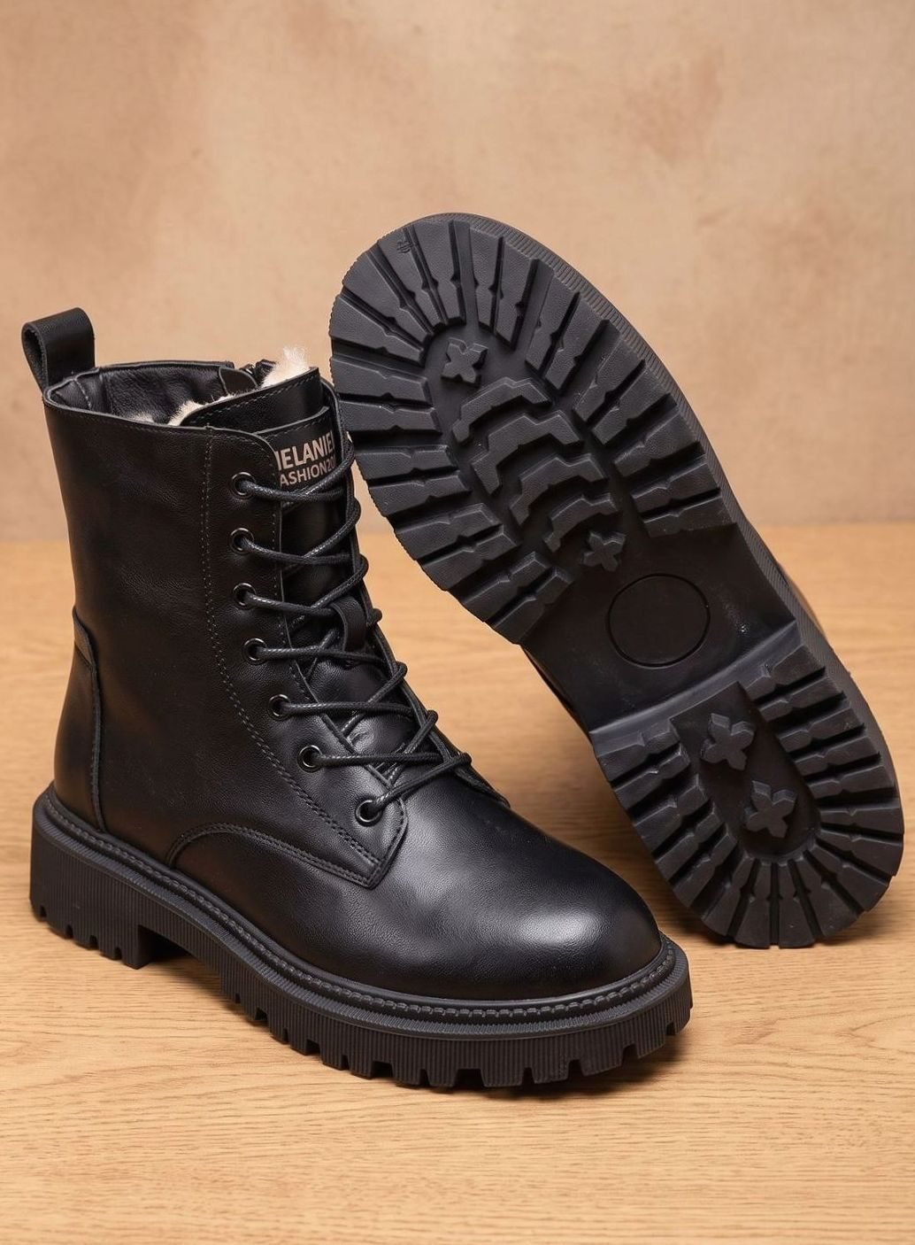 Leerlook Winterlaarzen Dames – Veterboots Met Fleecevoering