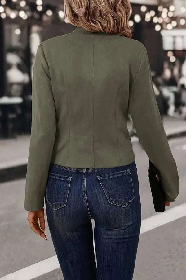 Korte Blazer Dames met Goudkleurige Knopen – Getailleerd
